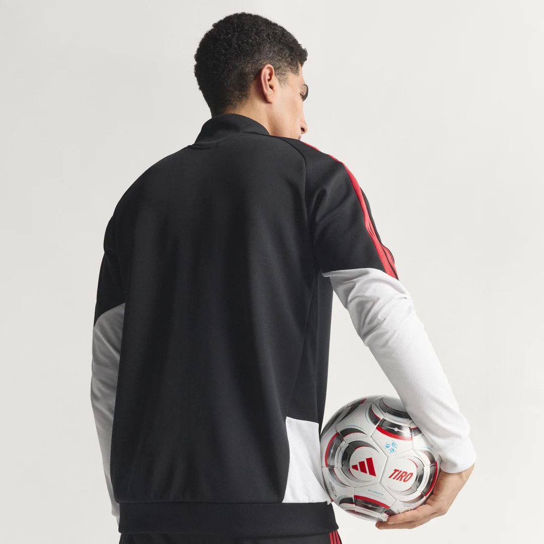 Detalle 2 de Chaqueta de entrenamiento Tiro 26 Competition de Adidas – negro