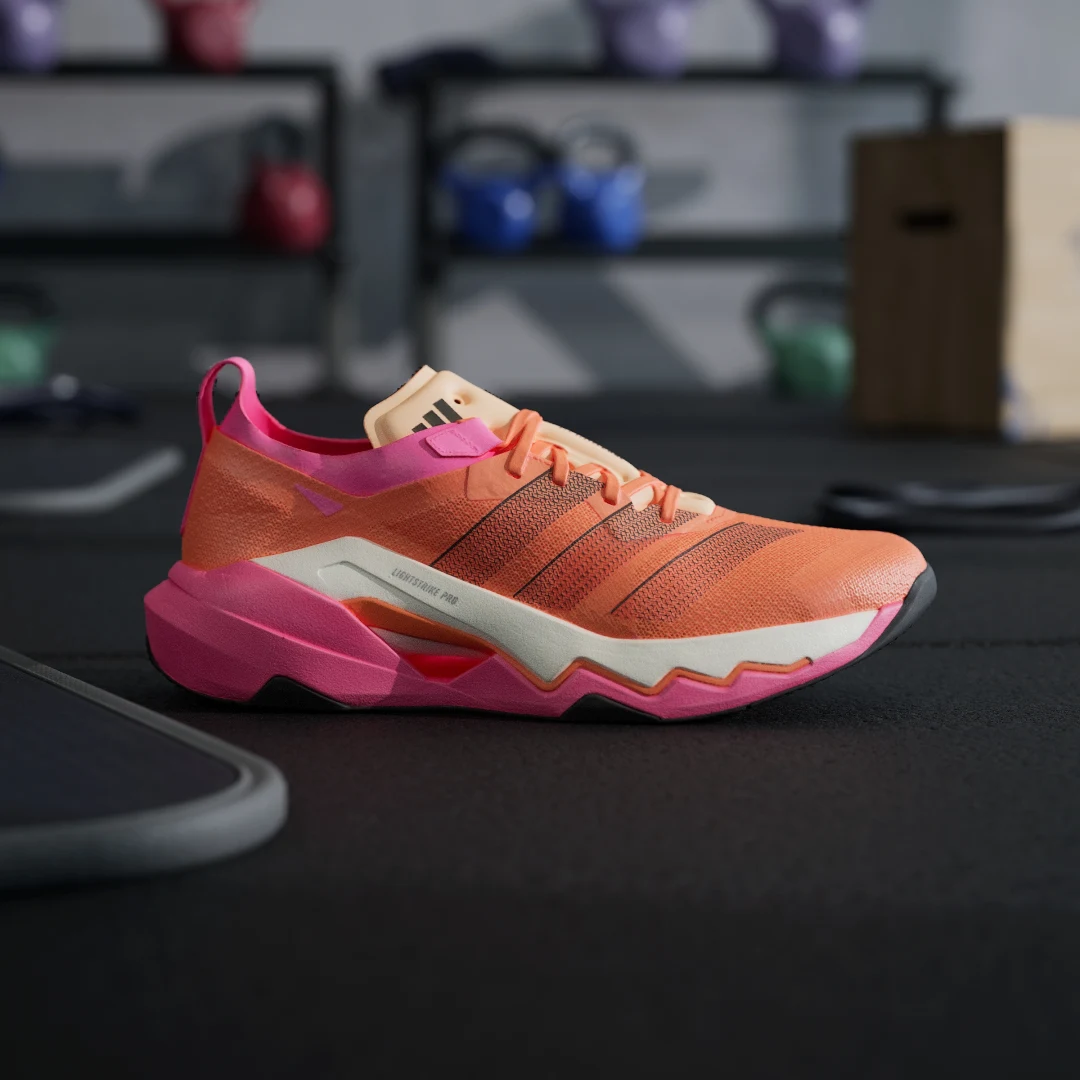 Detalle 2 de Zapatilla de training Rapidmove Pro de Adidas – naranja