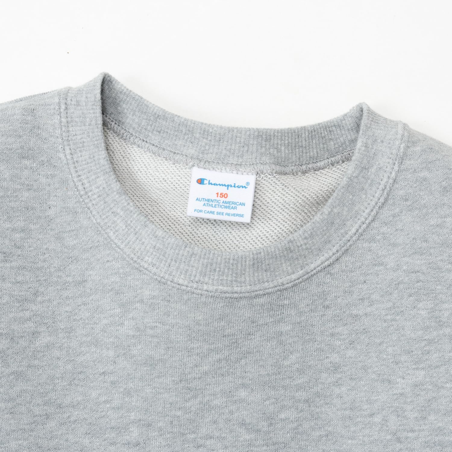Detalle de Champion CKSA005Z キッズ クルーネックスウェット 綿100%・長袖・胸元ロゴ刺繍