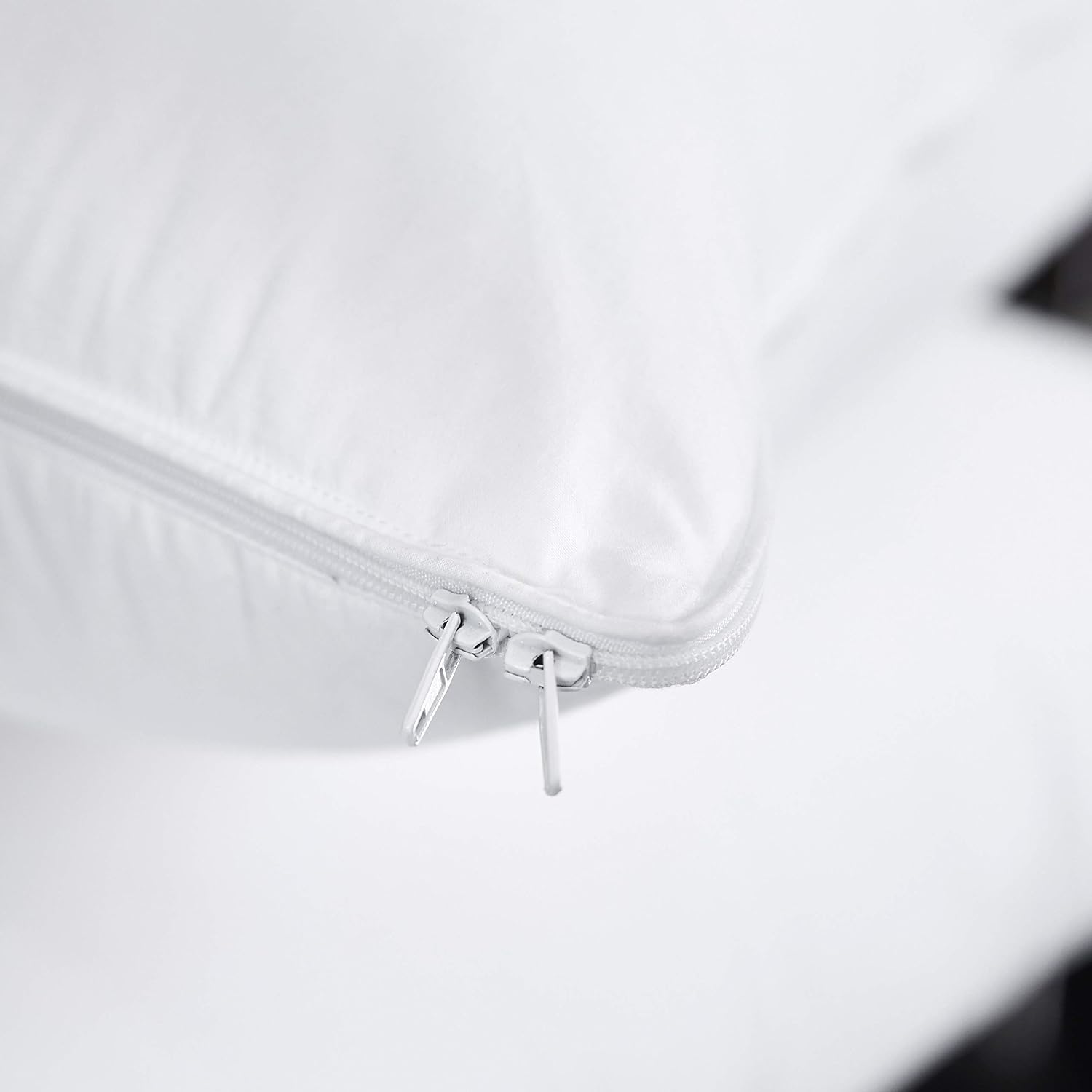 Detalle de Three Geese Adjustable Layer Goose Feather Pillow, King Size, 3 Inserts