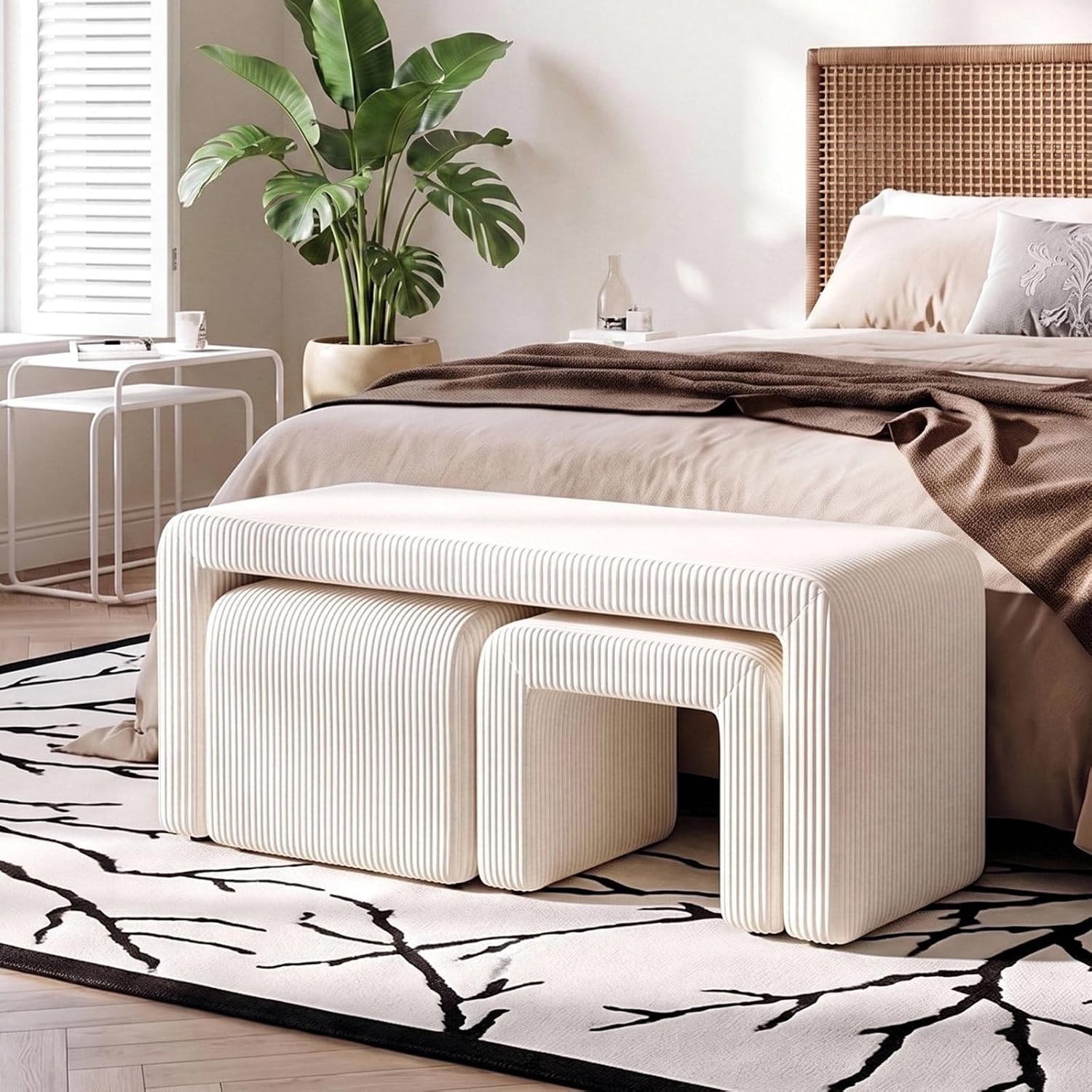 Detalle de Clevich SF18219 sittbänk med två pallar, beige klädsel och trästomme