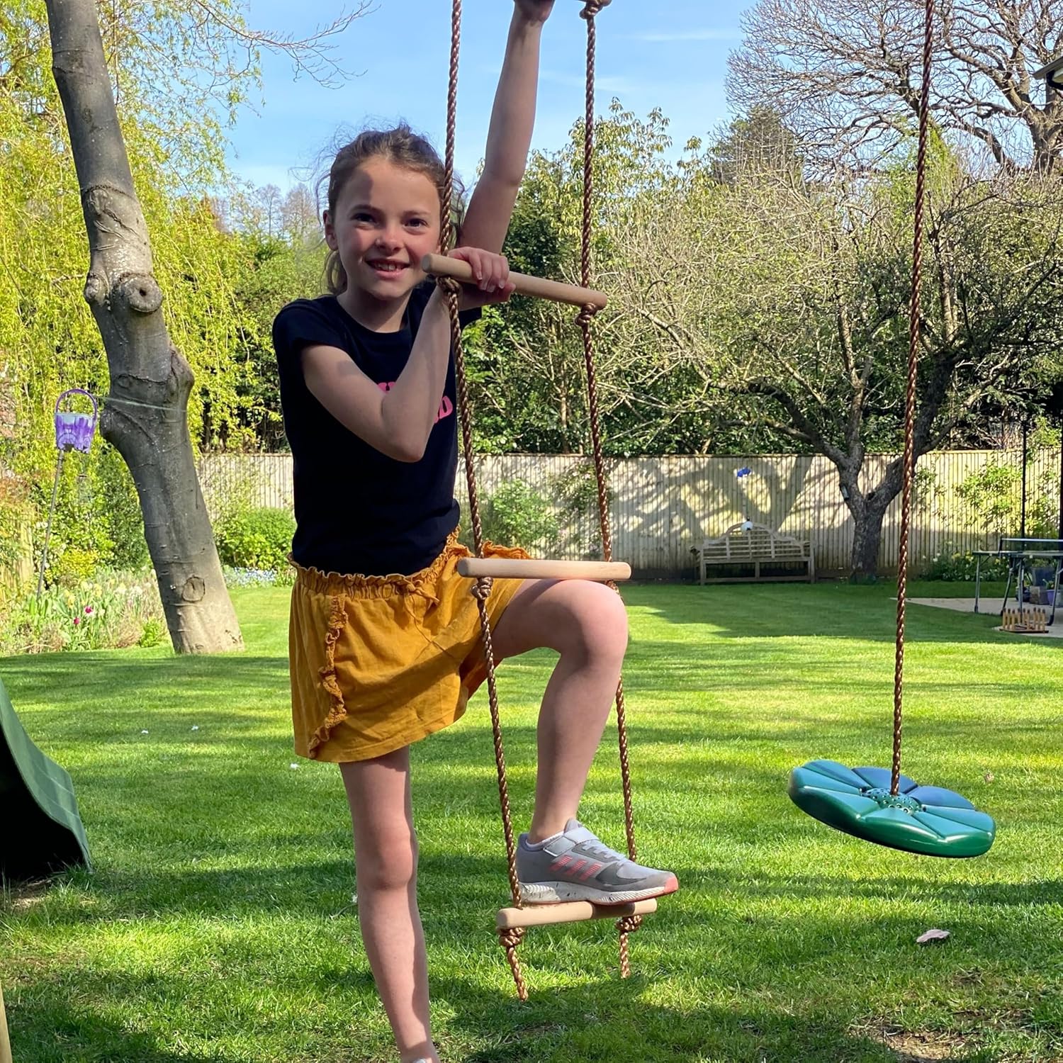 Thumbnail 4 de Jaques of London Garden Rope Ladder – wooden outdoor play equipment accessory (since 1795)