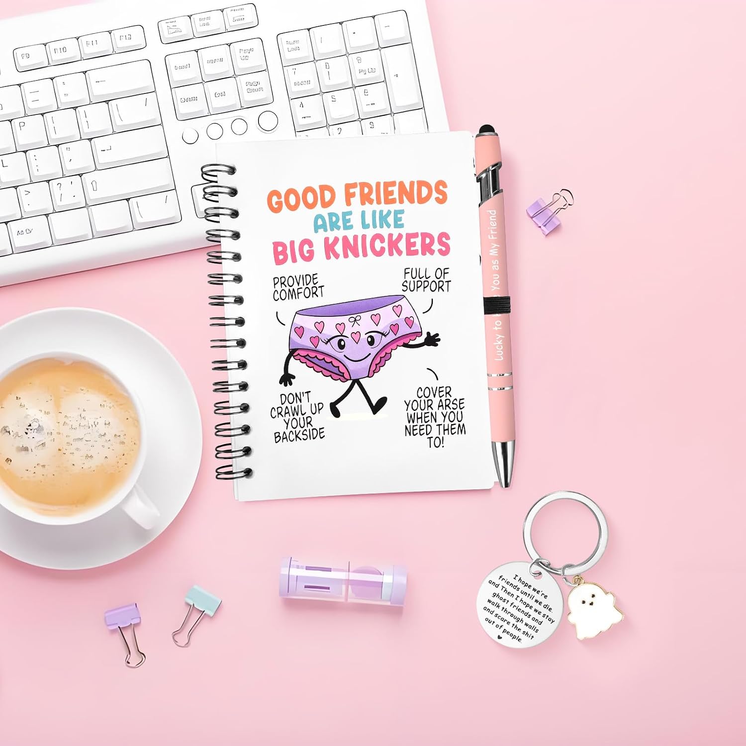 Detalle de GADITIEK Funny Best Friend Notebook, Pen & Keychain Set – “Good Friends Are Like Big Knickers”