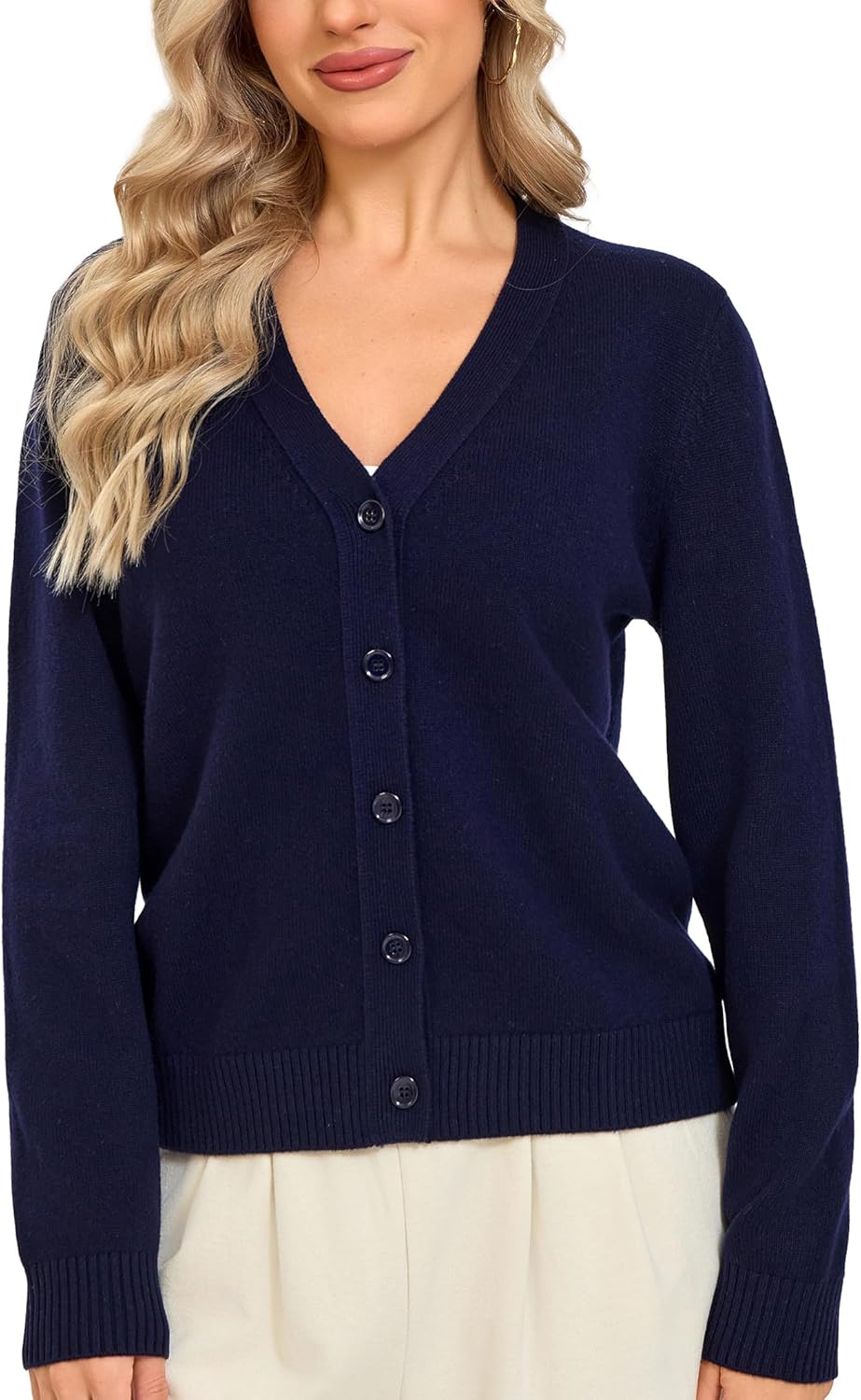 Thumbnail 6 de VETLURY Damen-Strickjacke aus 100% Merinowolle – V-Ausschnitt, grob offen, Perlmuttknöpfe