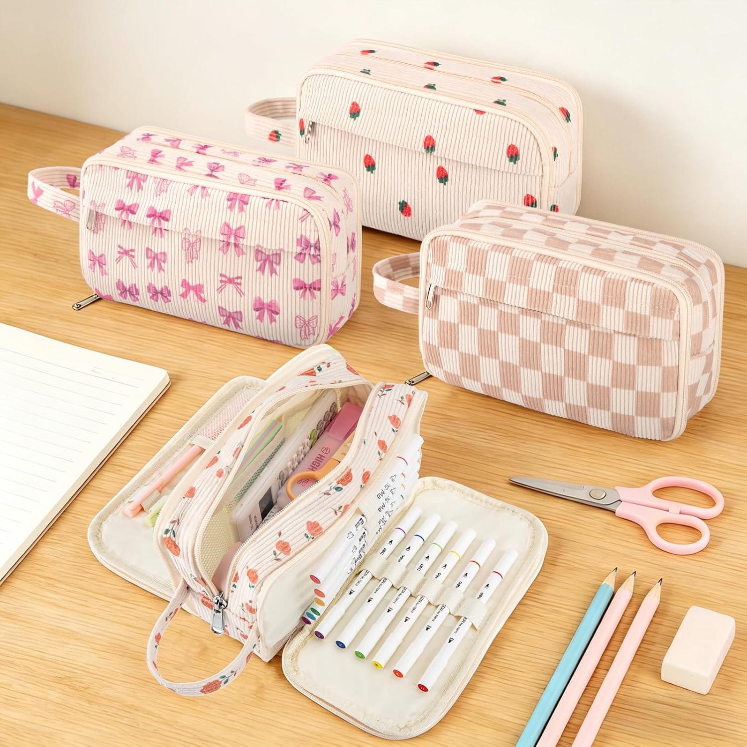 Detalle 1 de Corduroy Pencil Case