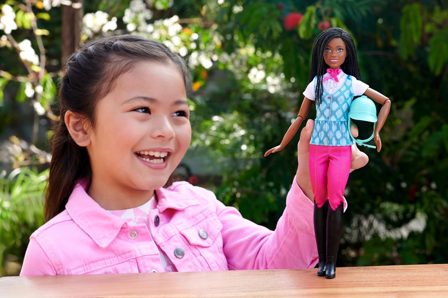 Thumbnail 1 de Barbie “Brooklyn” Doll & Accessories (HXJ39) from Barbie Mysteries: The Great Horse Chase