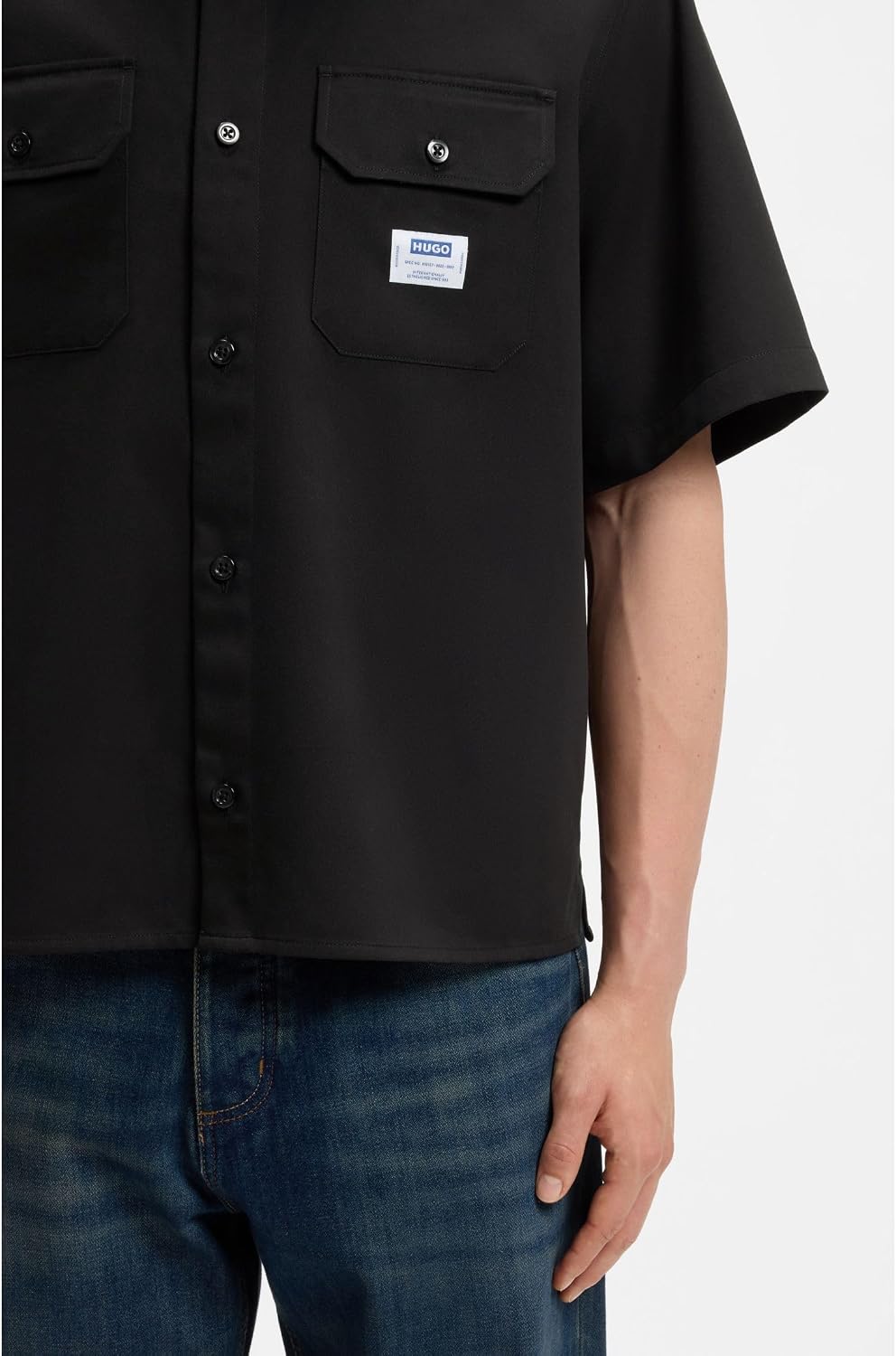 Detalle de HUGO Chemise Oversize en Twill de coton – Col Kent, Poches poitrine à rabat