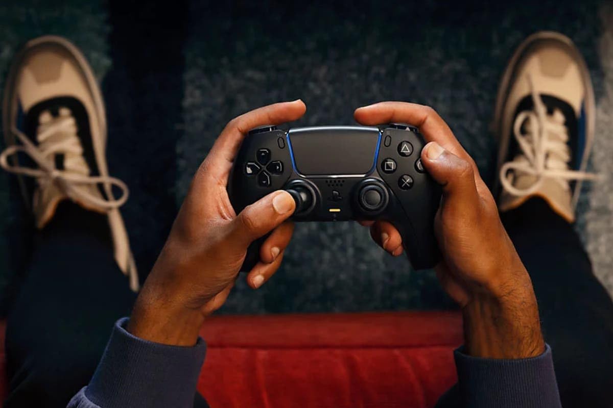 Detalle de PlayStation Sony DualSense Wireless Controller Midnight Black (5) — UK review
