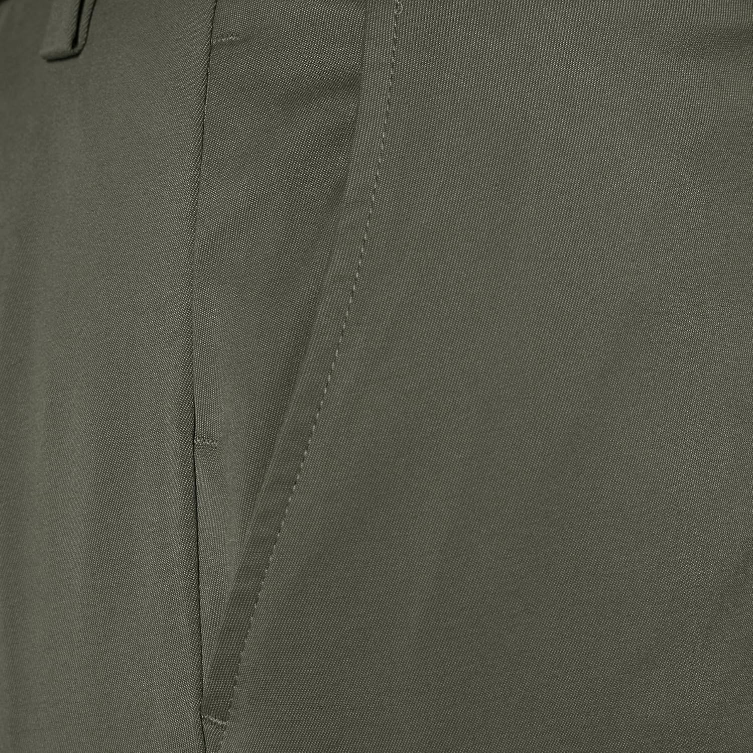 Thumbnail 5 de Amazon Essentials Herren Slim-Fit-Stretch-Golfshorts – leichte, formstabile Shorts für Performance auf dem Platz