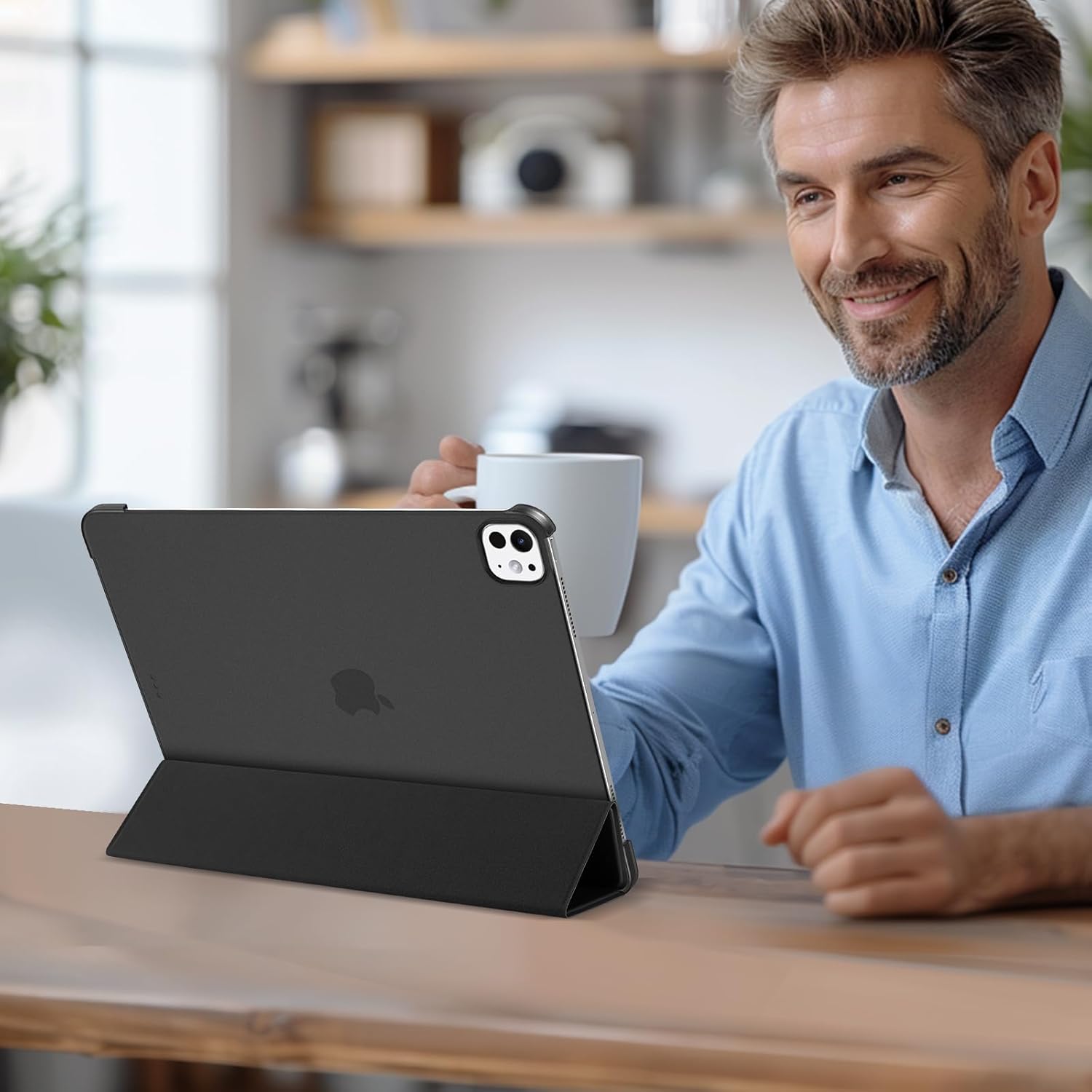 Thumbnail 2 de ProCase Hülle für iPad Pro 13 Zoll M5/M4 – Dünn, leicht, Dreifachschutz mit translucent Rückhülle in Schwarz