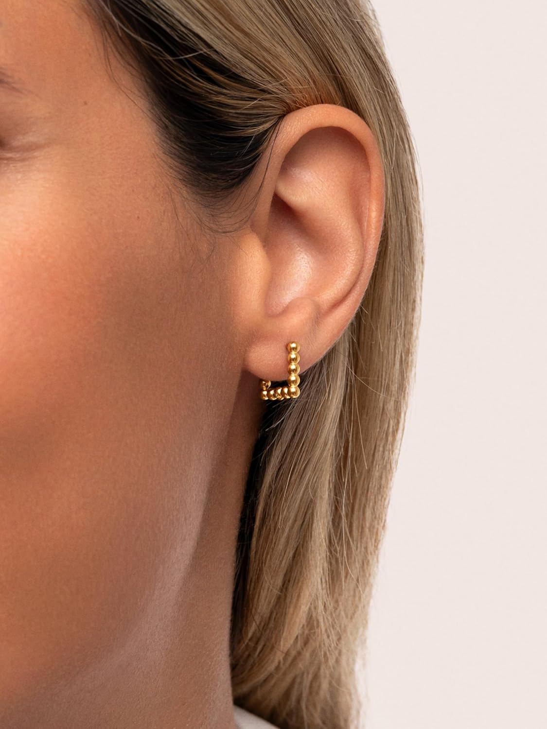 Detalle 2 de SINGULARU Pendientes Mila Dots 11.4 mm