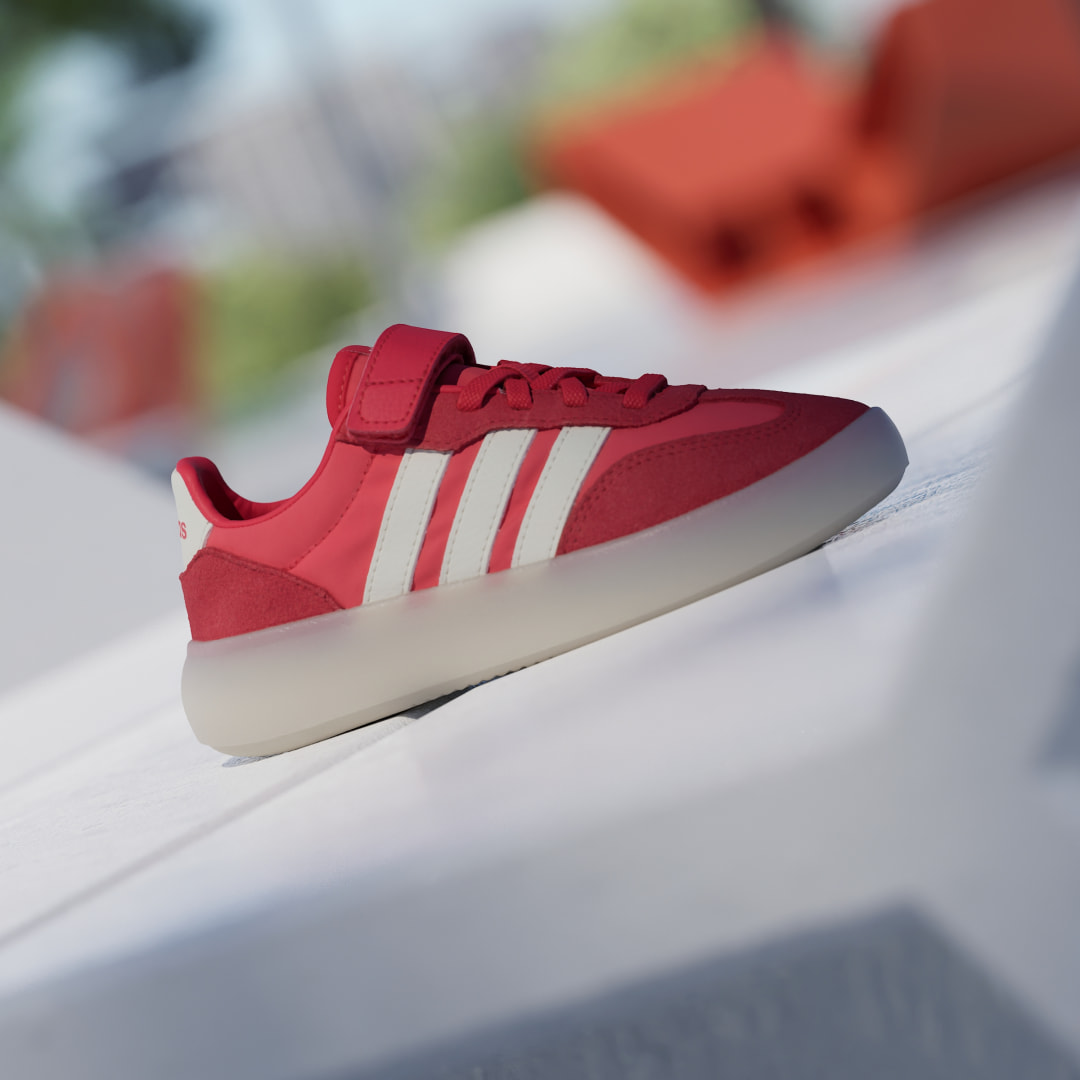 Detalle de Zapatilla Barreda Decode de Adidas – Rojo