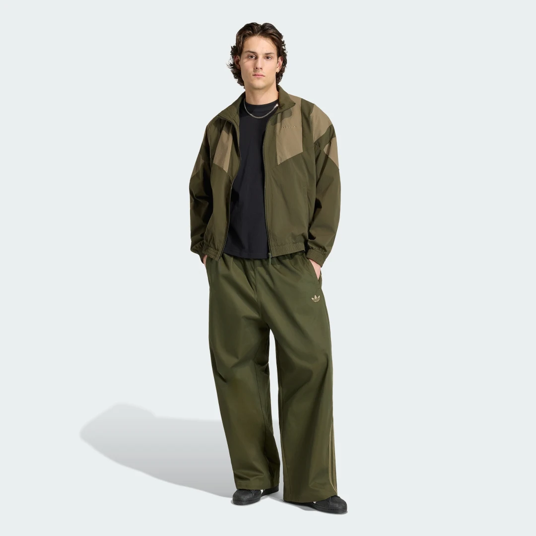 Detalle de PANTALÓN ADICOLOR SST de SARGA de Algodón – Adidas