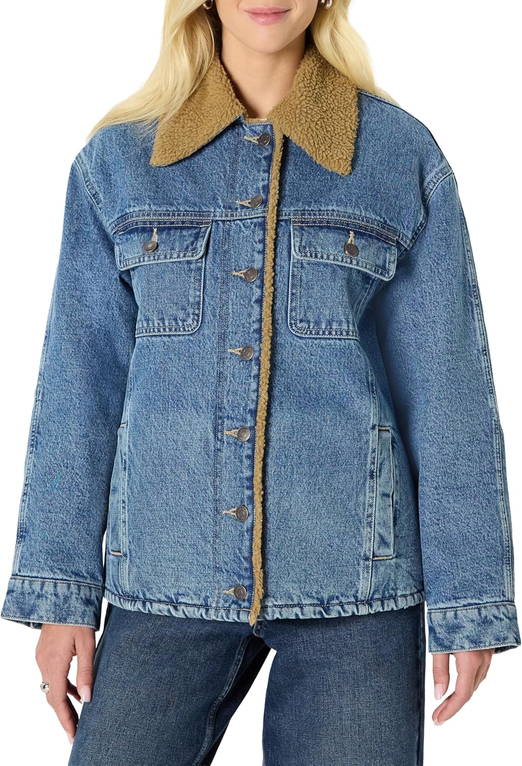 Detalle de Amazon Essentials Women's Oversized-Fit Faux-Shearling Denim Jacket