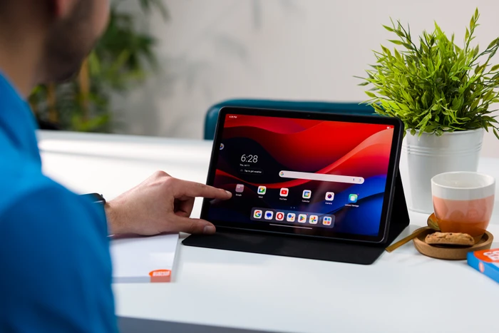Thumbnail 6 de BlueBuilt Lenovo M11 Book Case in Schwarz – Tablet-Case mit Ständer