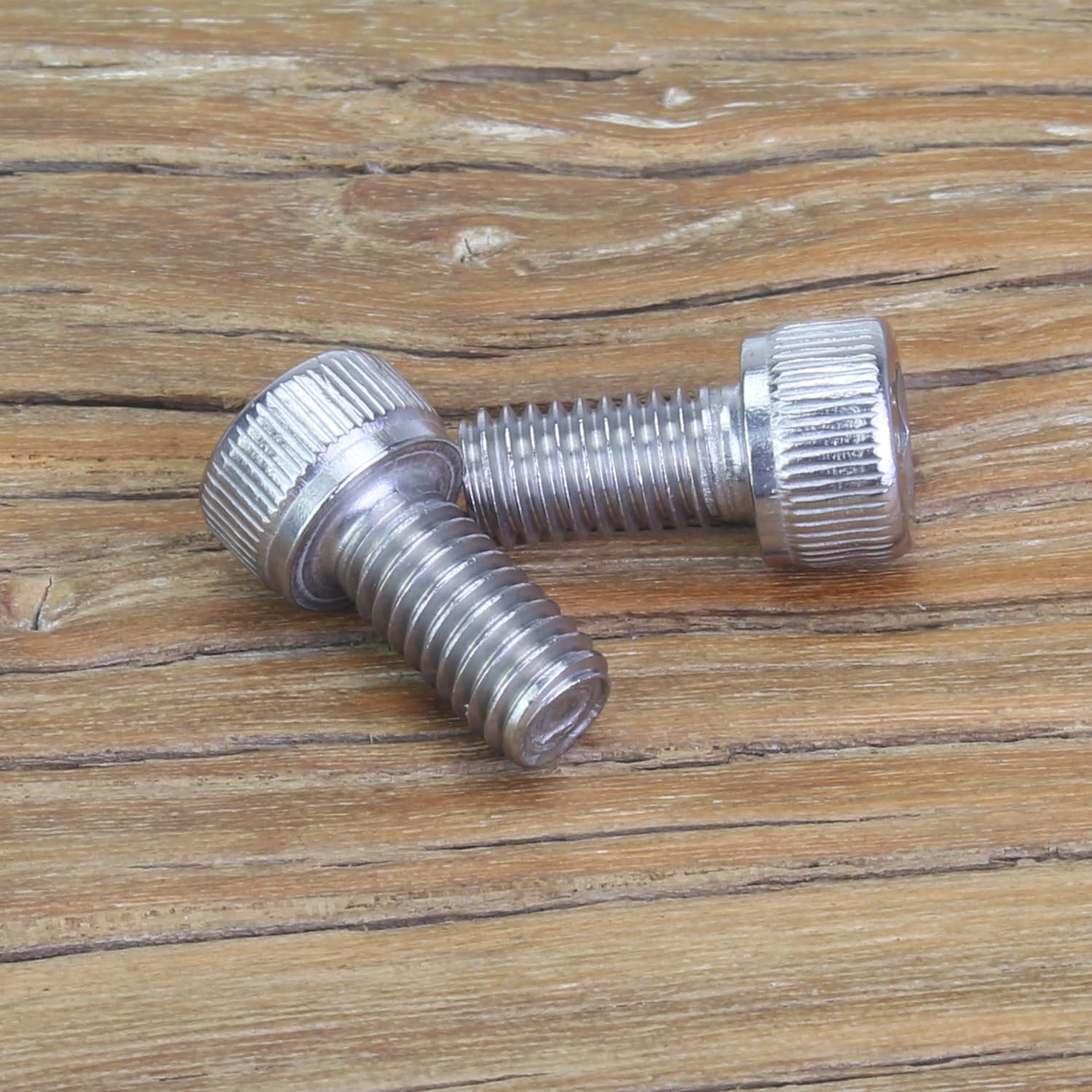 Detalle 2 de Sutemribor Socket Head Cap Screws M6 x 12mm