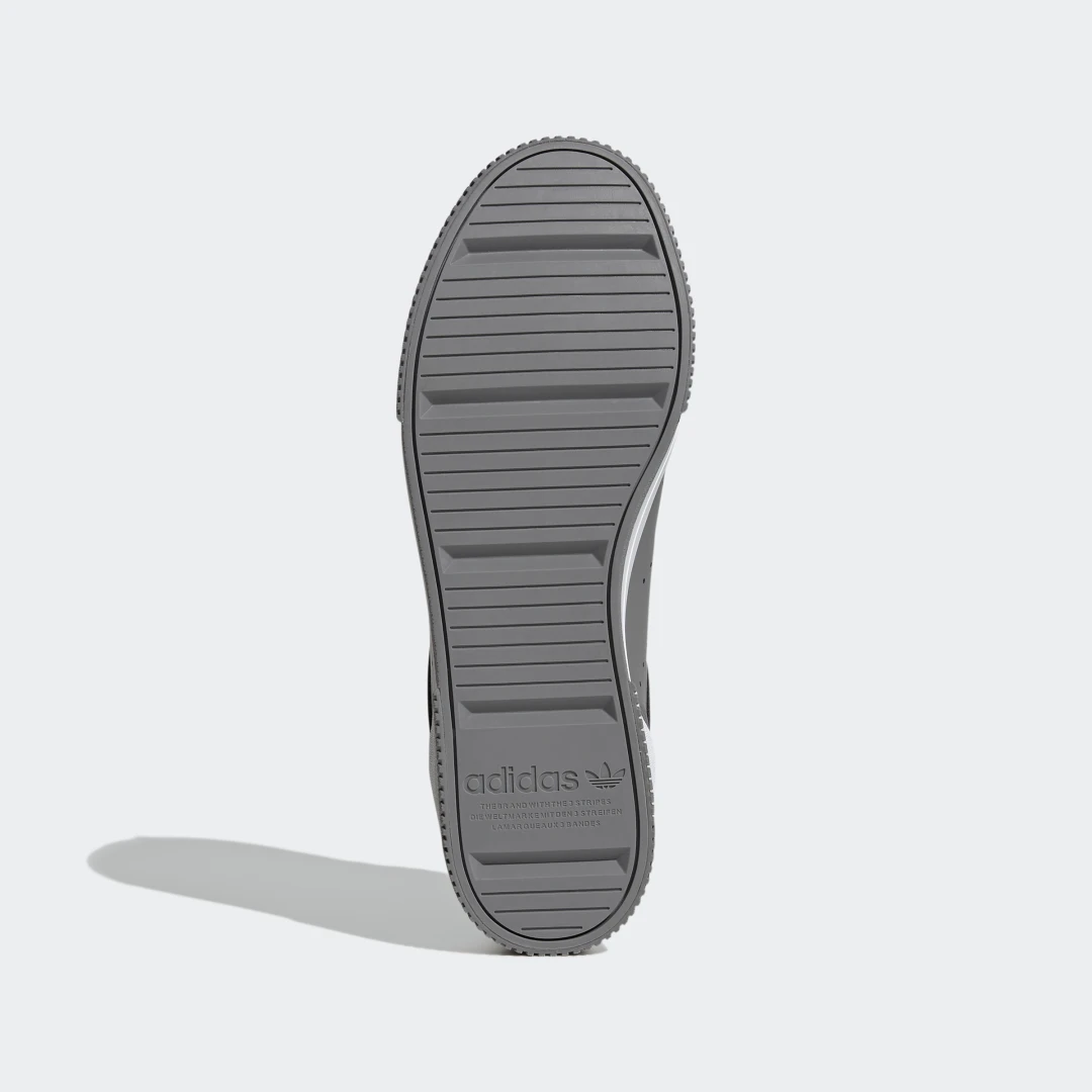 Detalle de Adidas Zapatilla Court Tourino – estilo y comodidad en gris