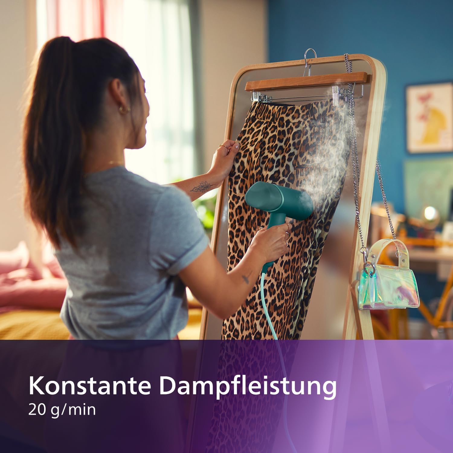 Detalle de Philips 3000-Serie Tragbarer Dampfglätter STH3020/70 – 1000 W, 20 g/min, 120 ml abnehmbarer Tank