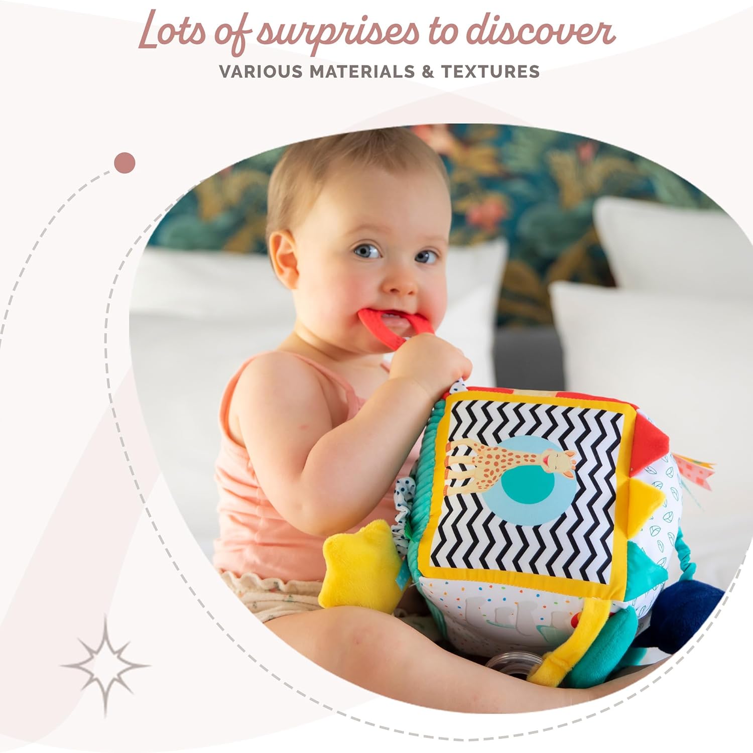 Thumbnail 5 de Sophie la Girafe Maxi Cube Sensoriel : un jeu d’éveil textile à accrocher à la poussette