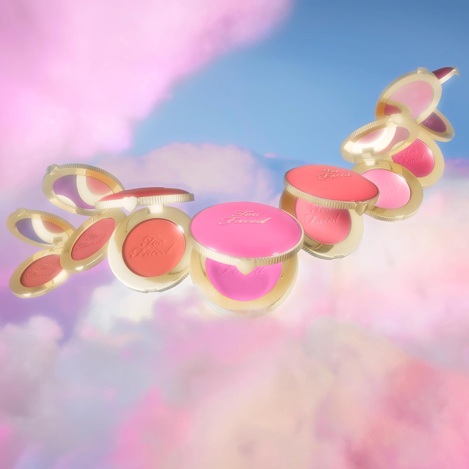 Detalle 2 de Too Faced Cloud Crush Blush – Buildable, Blendable, High Pigment Colour (Vegan) 5.2ml
