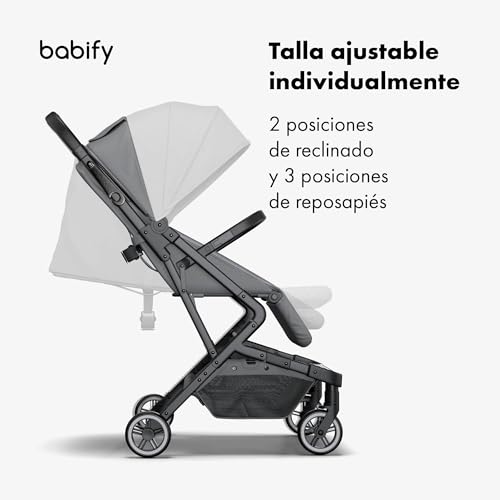 Detalle de Babify Urban Ease Carrito bebé 22 kg, plegado una mano