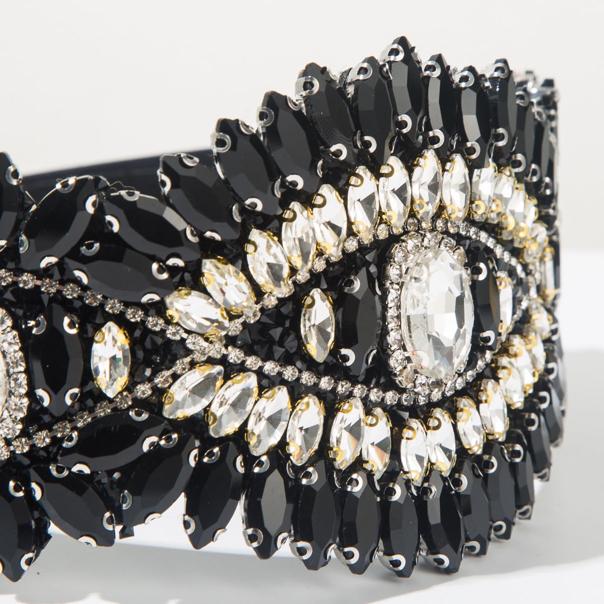 Detalle 2 de XSKL Crystal Beaded Headband Black