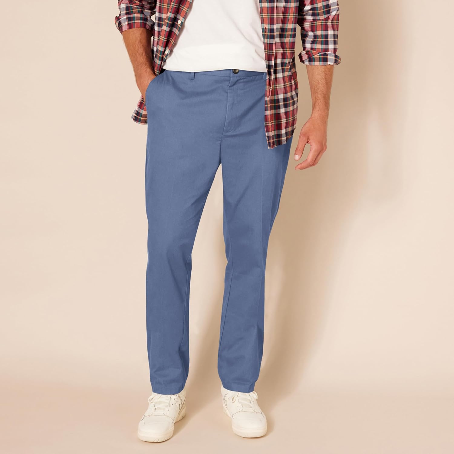 Thumbnail 2 de Amazon Essentials Herren Knitterfreie Flatfront-Chinohose in schmaler Passform
