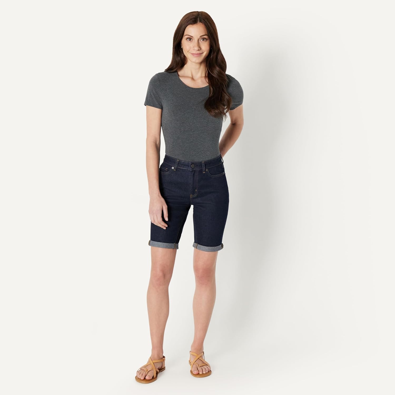 Thumbnail 4 de Amazon Essentials Women's Medium Stretch Slim-Fit Mid-Rise 9" Bermuda Jean Short