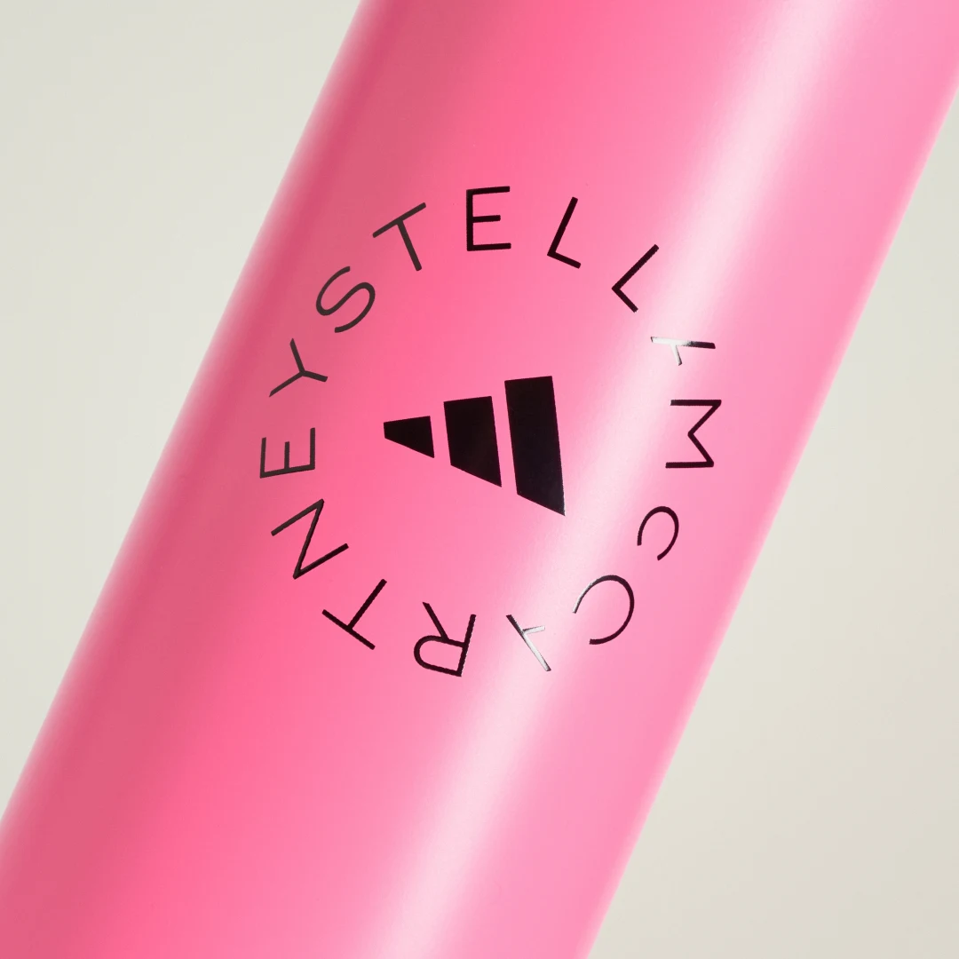 Thumbnail 2 de Botella adidas by Stella McCartney – color rosa, diseño sostenible para el día a día