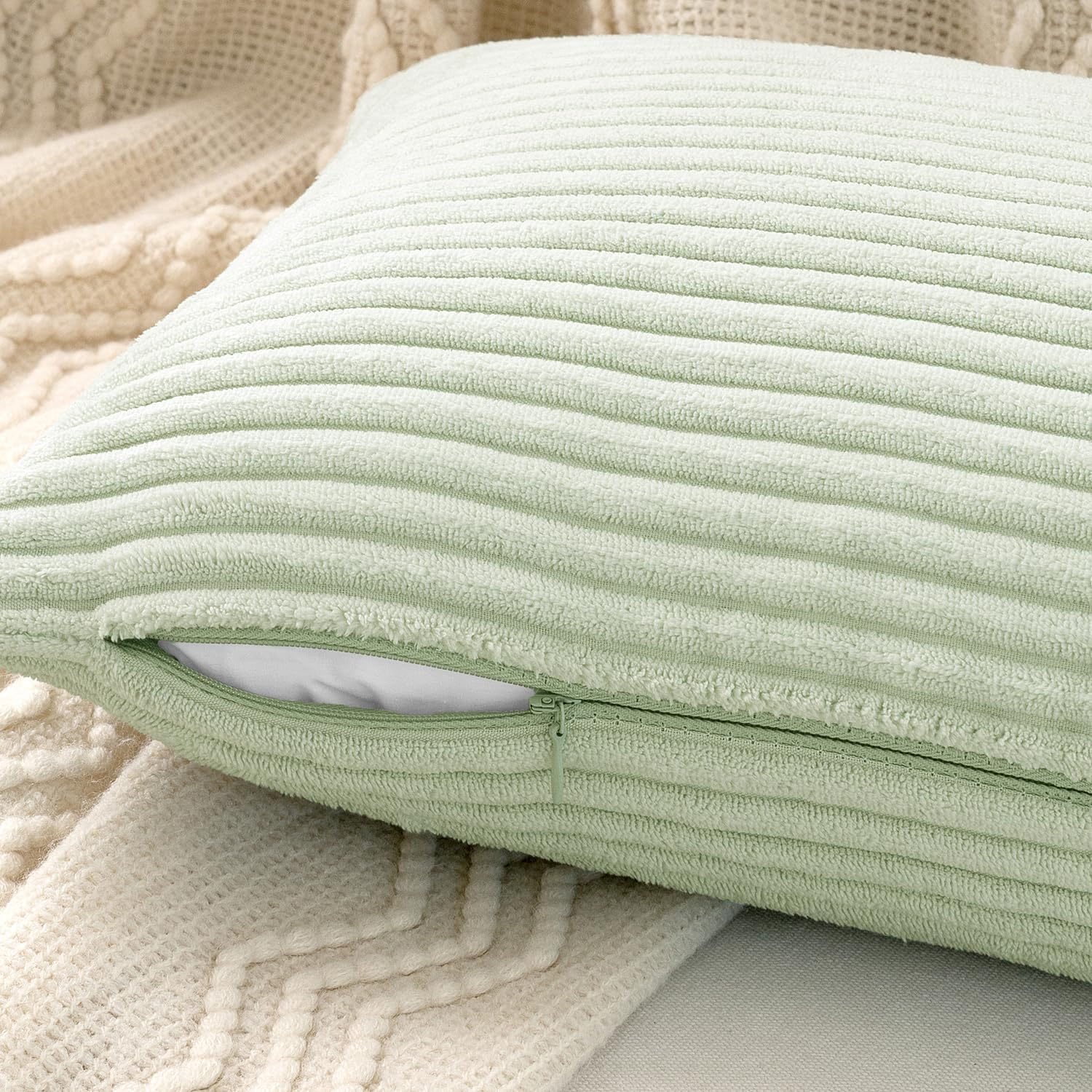 Thumbnail 1 de MIULEE Kordsamt Kissenbezug Forest Green Series (4er-Set, 40x60 cm) – weiche Dekokissenhüllen mit Reißverschluss