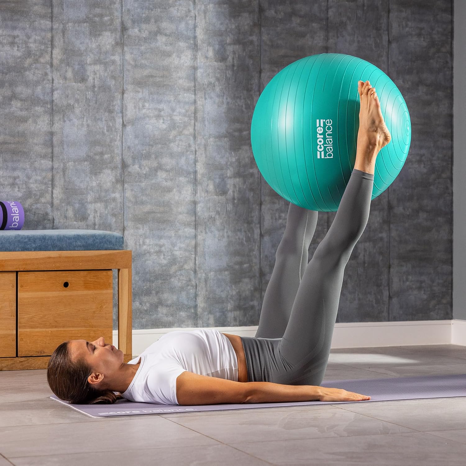 Detalle de Core Balance Exercise Ball: Stability Ball for Yoga, Pilates, and Fitness