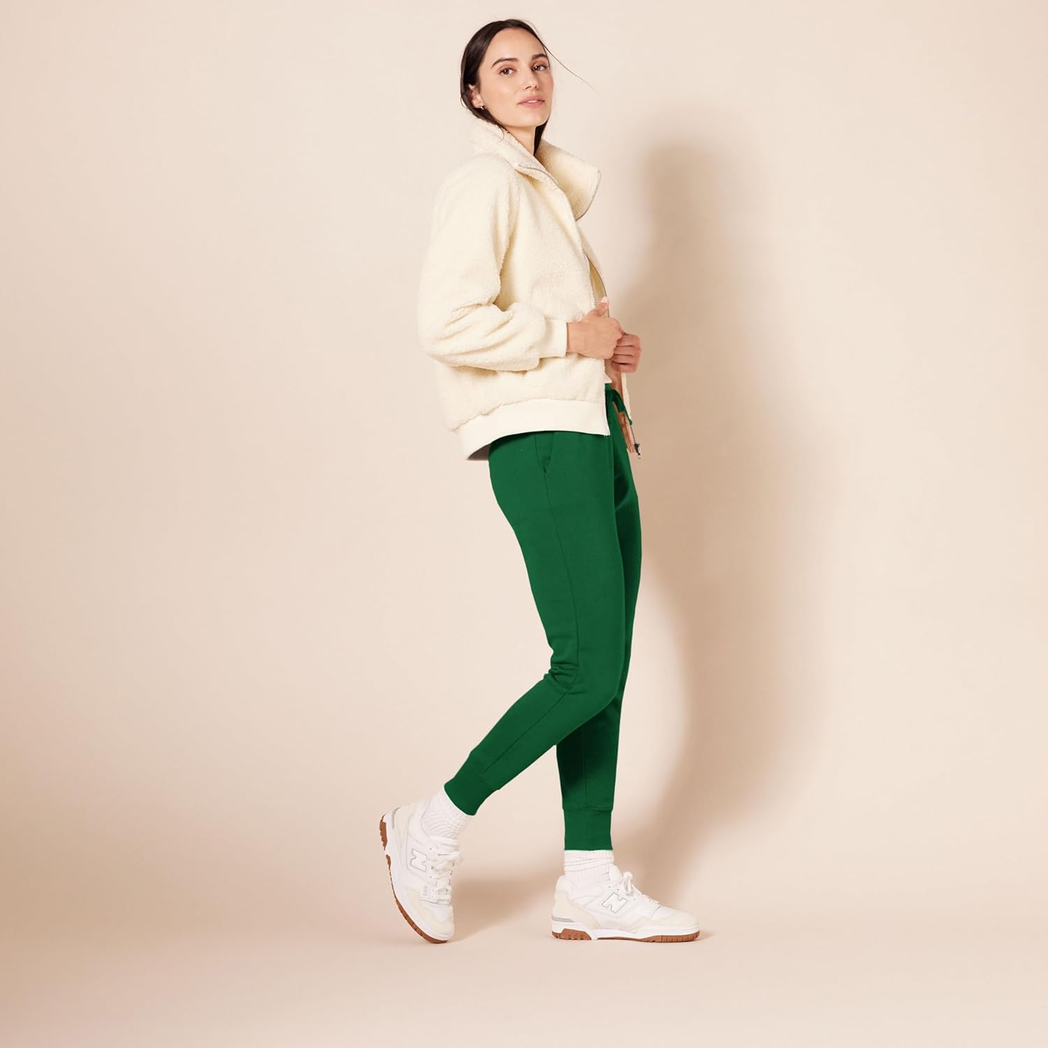 Thumbnail 2 de Amazon Essentials Women's Fleece Cuffed Jogging Bottoms (Available in Plus Size)