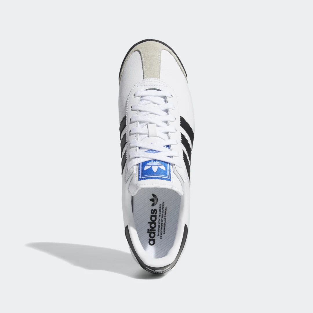 Detalle de Adidas Samoa: una zapatilla blanca para uso casual con origen deportivo