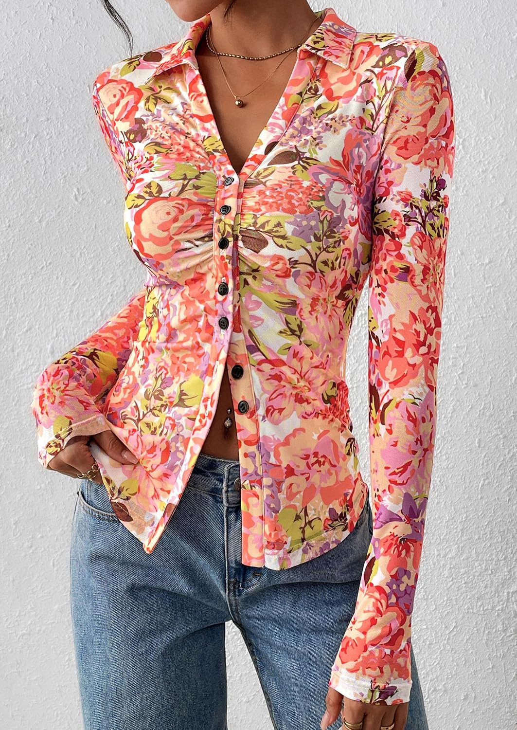 Detalle de PRETTYGARDEN Women Button Down Floral Boho Blouse – Lightweight Mesh, Ruched Fitted Top