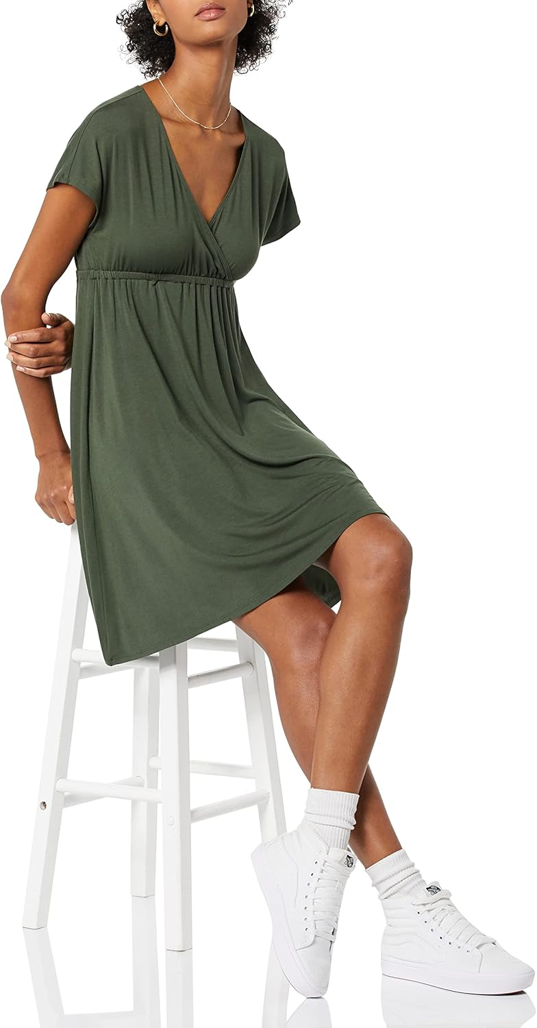 Thumbnail 3 de Amazon Essentials women’s casual surplice dress (beach & wedding guest) – plus sizes available