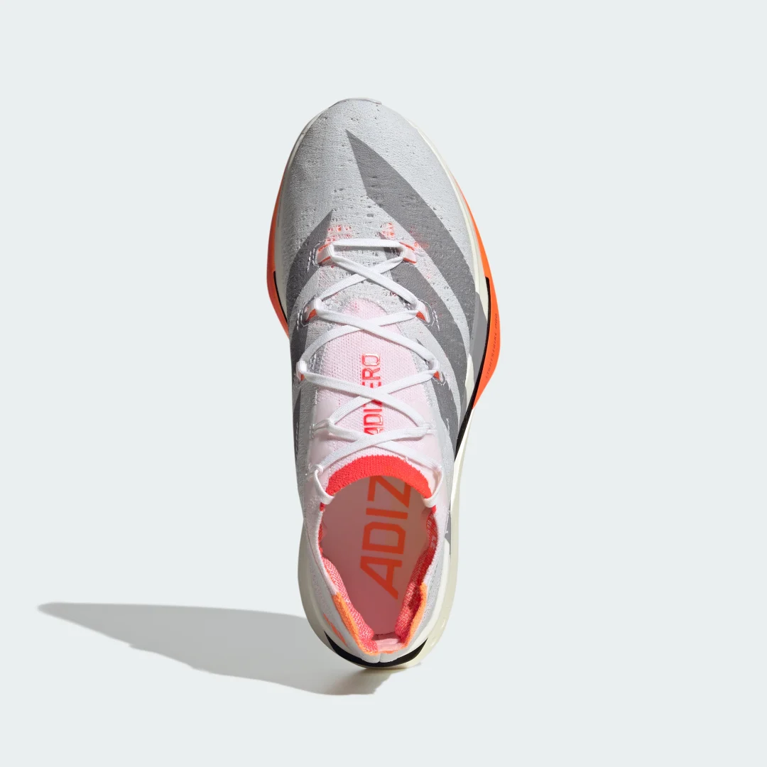 Detalle 2 de Adizero Prime X3 Strung de Adidas: zapatilla blanca para competición ligera