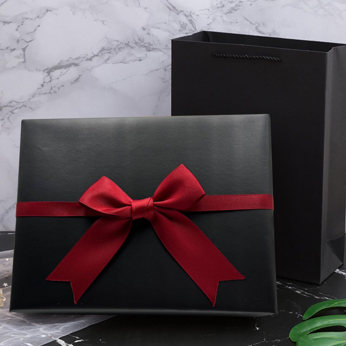 Detalle 2 de Black Matte Wrapping Paper Roll (43cm x 12m) – Pearly Lustre Solid Colour Gift Wrap
