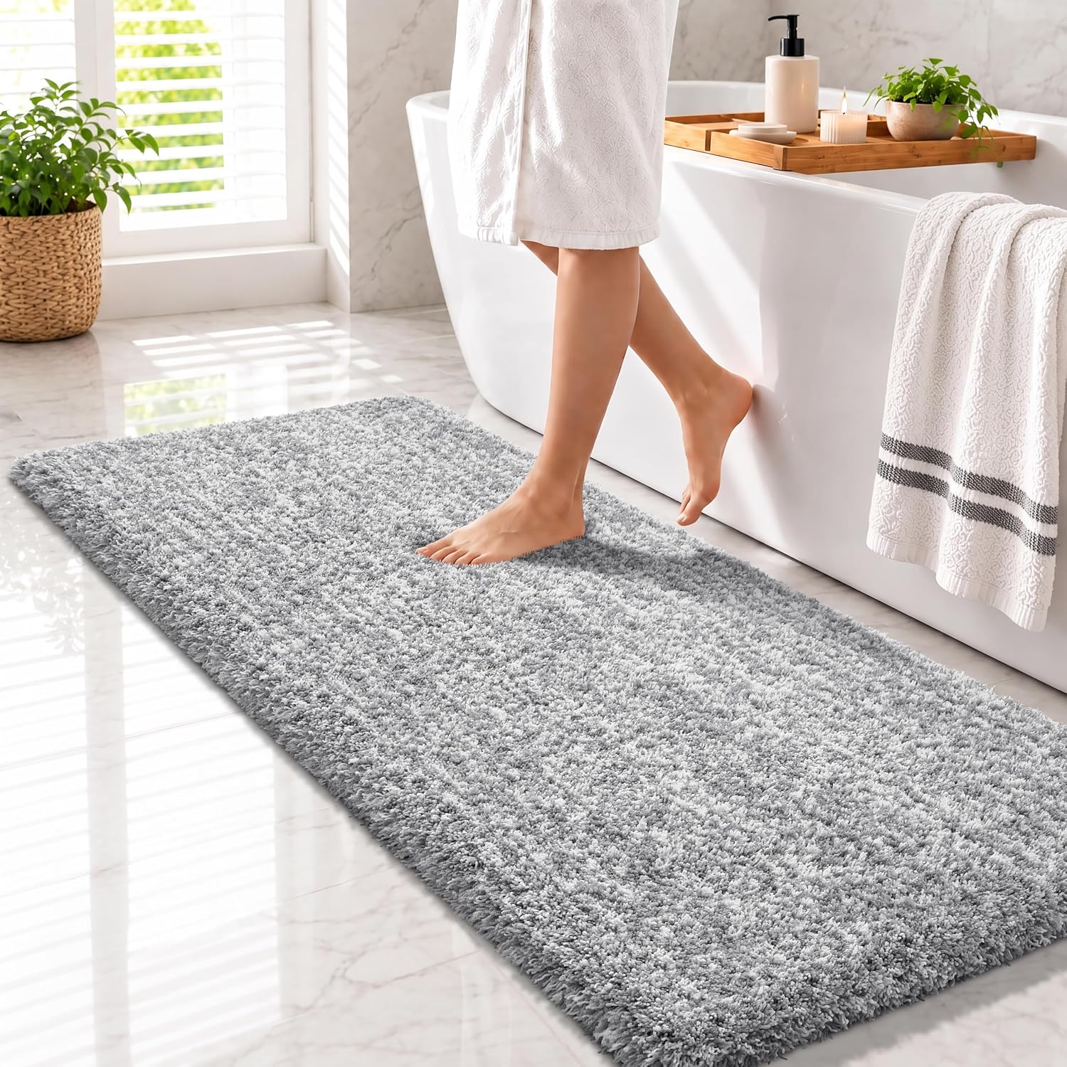 Detalle de Yimobra Luxury Bathroom Rugs Fluffy Bath Mats (Non Slip, Plush Microfiber) 60"x24" Light Gray & White