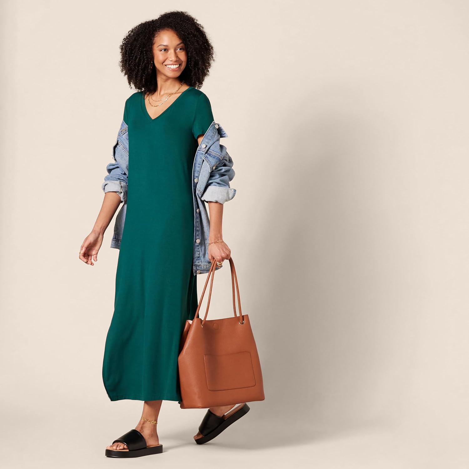 Thumbnail 4 de Amazon Essentials Women's V-Neck Short-Sleeve T-Shirt Jersey Midi Dress