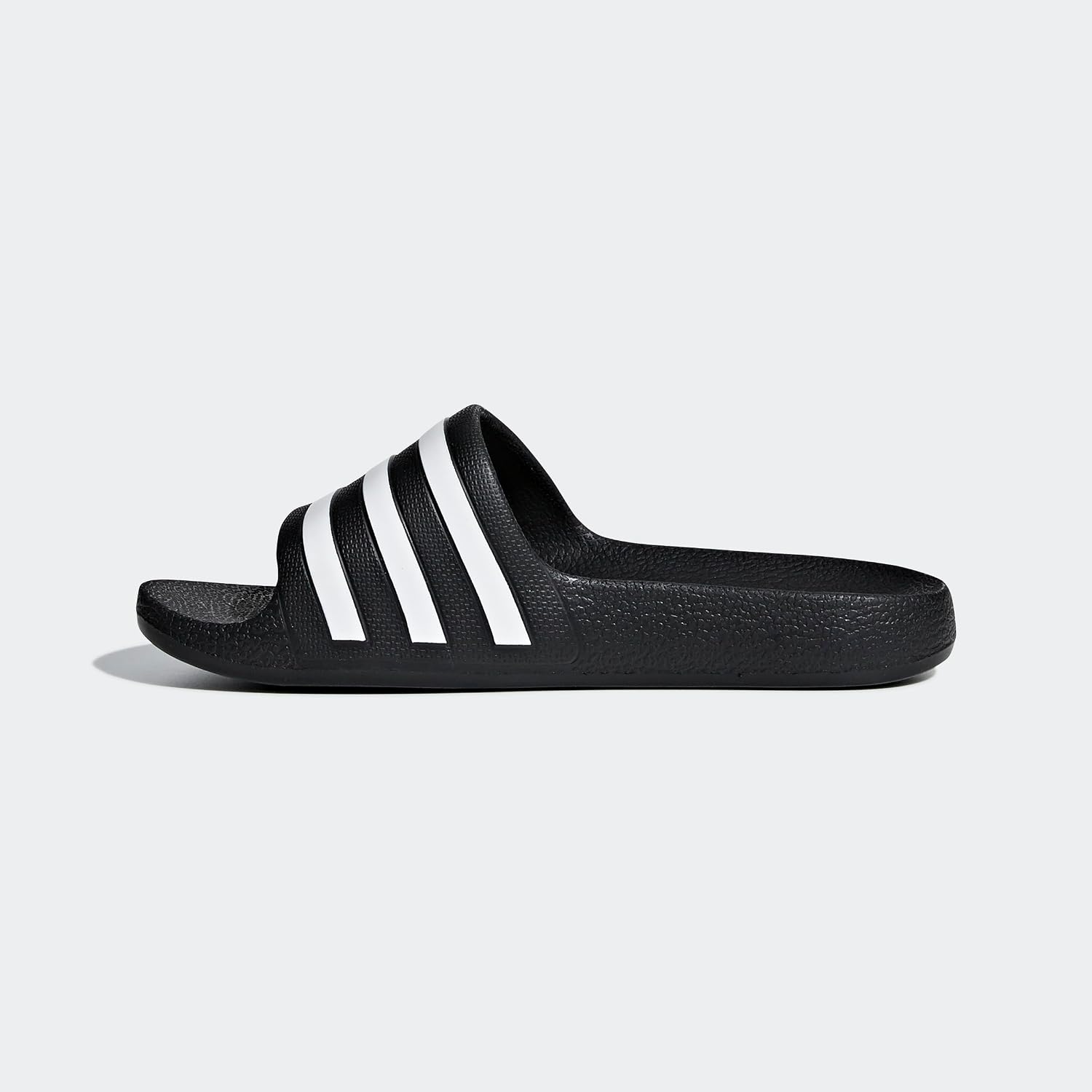 Detalle de adidas Unisex Kinder Adilette Aqua Slides Kids – Core Black/Cloud White, 33 EU