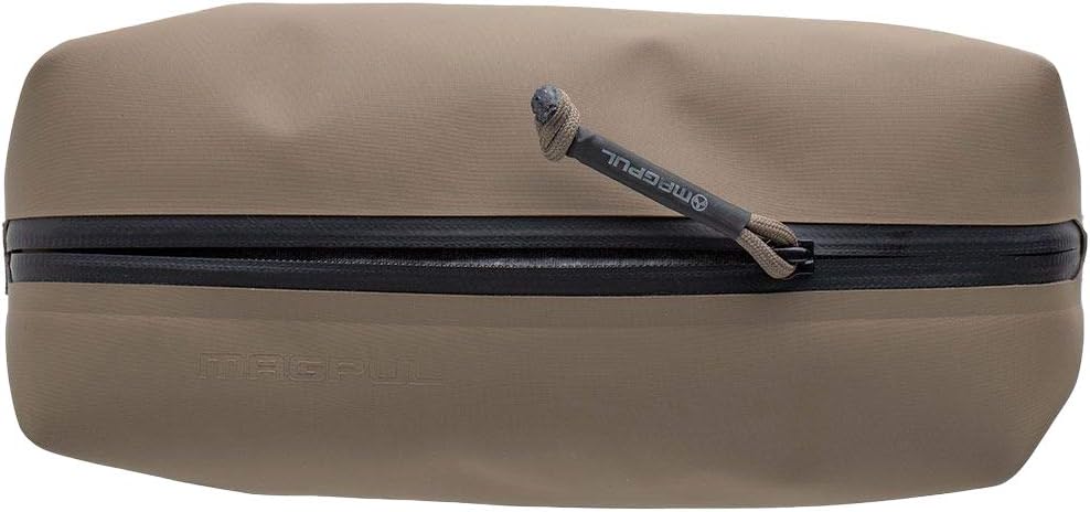 Detalle de Magpul DAKA Takeout – torba 3,5 l z zamkiem YKK Aqua-Guard, ciemnoziemista