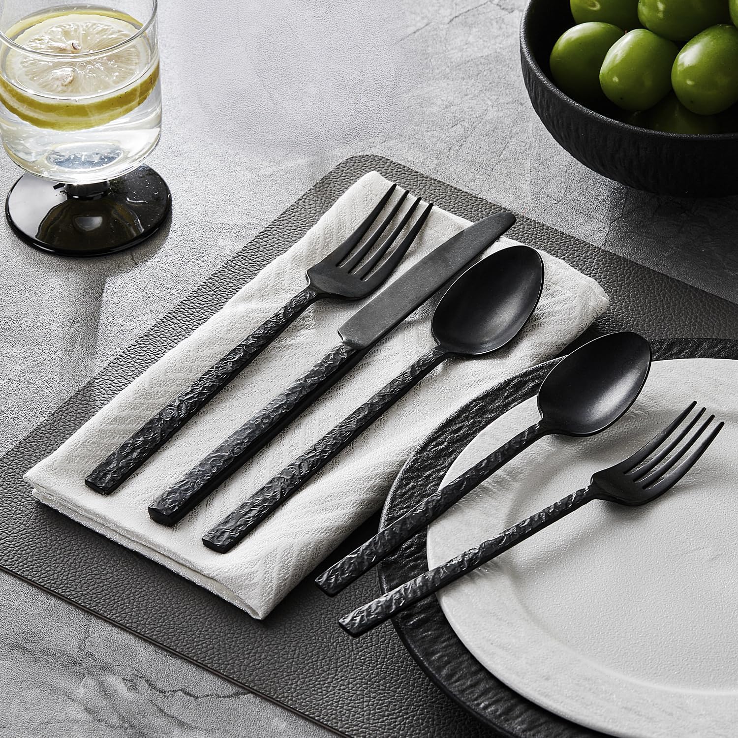 Thumbnail 6 de KINGSTONE 30-Piece Black Hammered Silverware Set for 6 (18/10 Stainless Steel) — Dishwasher Safe
