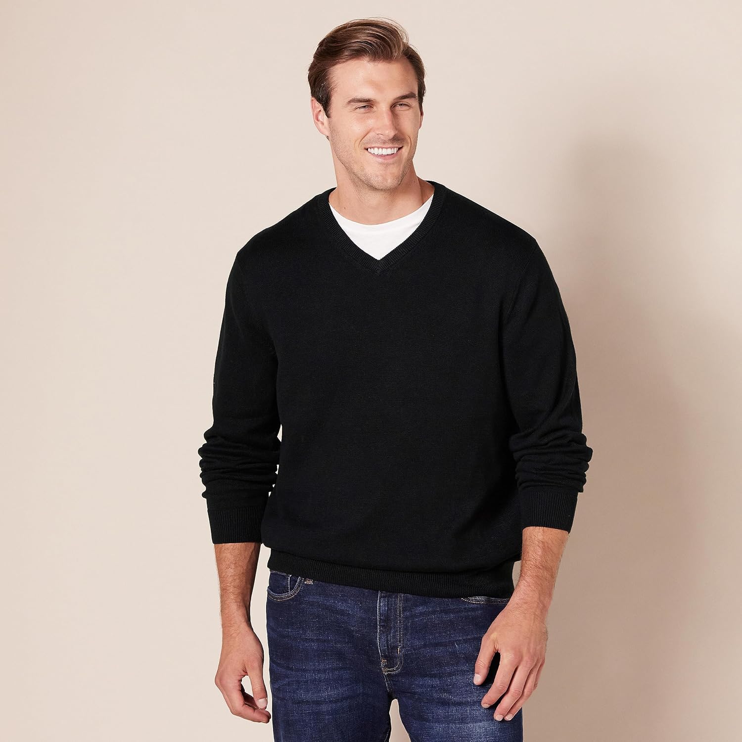 Thumbnail 5 de Amazon Essentials Herren V-Ausschnitt Pullover aus Baumwolle (normale Passform) für den Lagenlook
