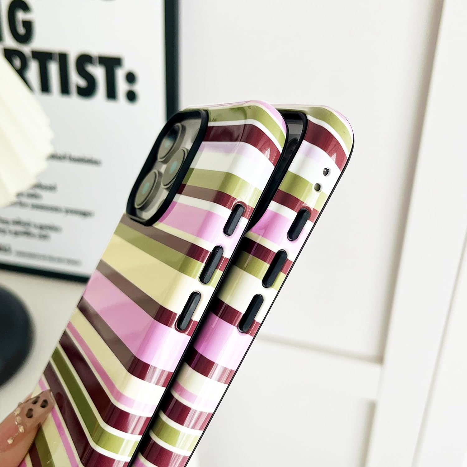 Detalle 1 de Sayoaho iPhone 17 Pro Max Case, Yellow Stripes, TPU Edge and Hard Back
