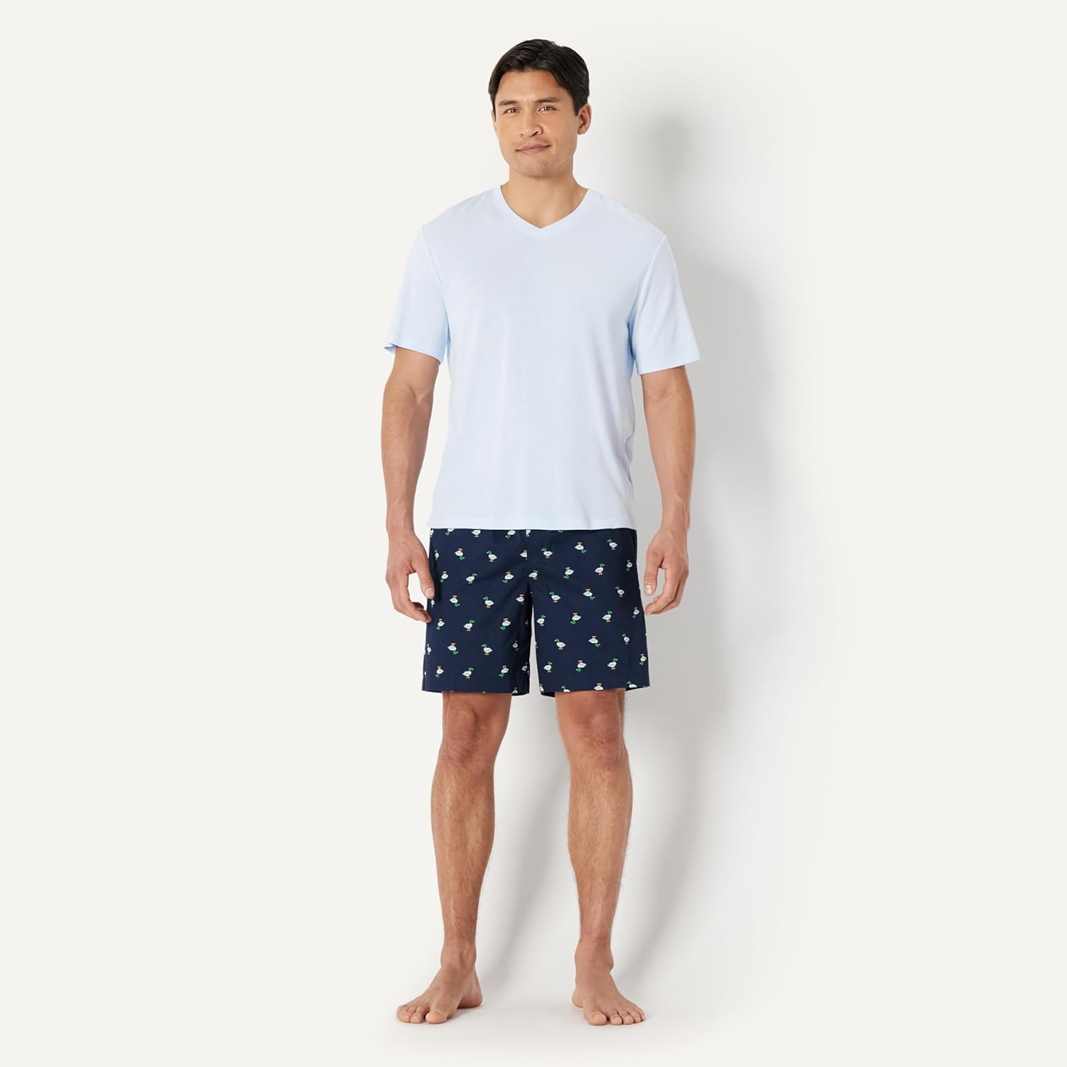 Thumbnail 4 de Amazon Essentials Herren Pyjama-Set aus T-Shirt und Relaxed-Fit-Shorts, Baumwoll-Stretch-Popeline