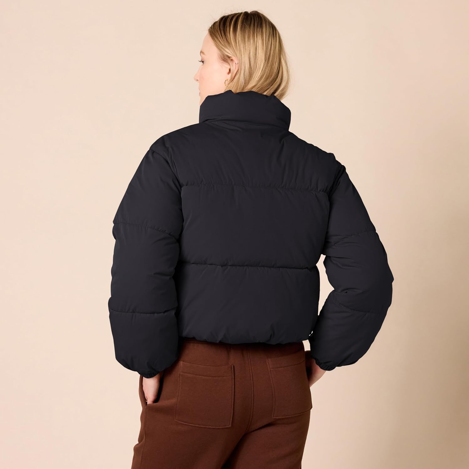 Thumbnail 1 de Amazon Essentials Women’s Cropped Full-Zip Puffer Jacket – quilted matte or sherpa fleece option