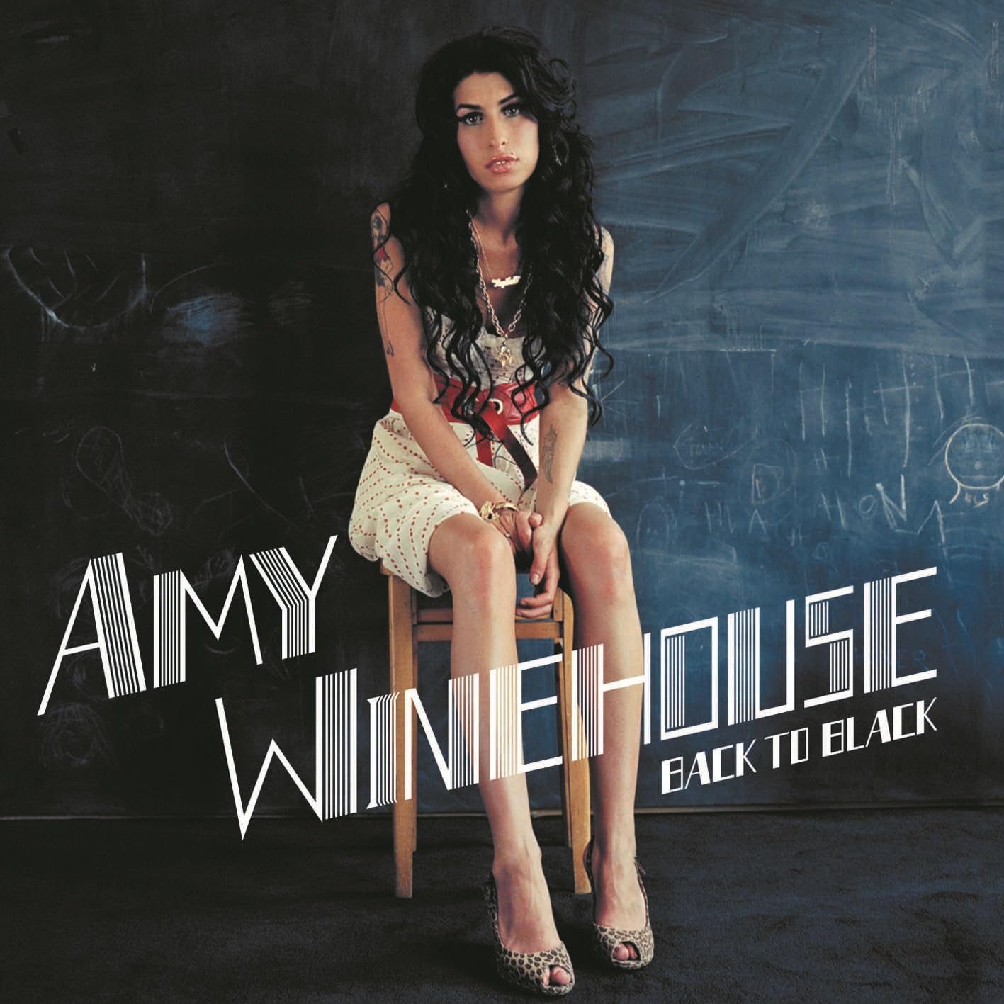 Detalle de Amy Winehouse Back to Black album with soulful, expressive vocals