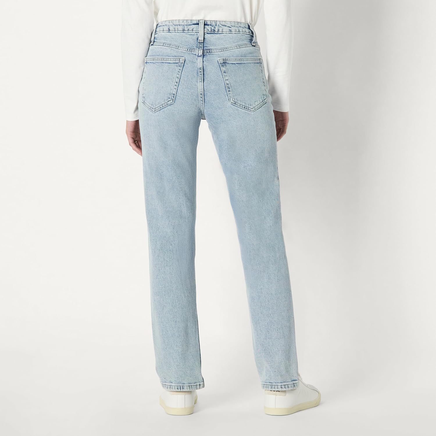 Detalle 2 de Amazon Essentials Jeans a Vita Alta con Gamba dritta Donna, Lavaggio Chiaro con Ghiaccio – Taglia 42