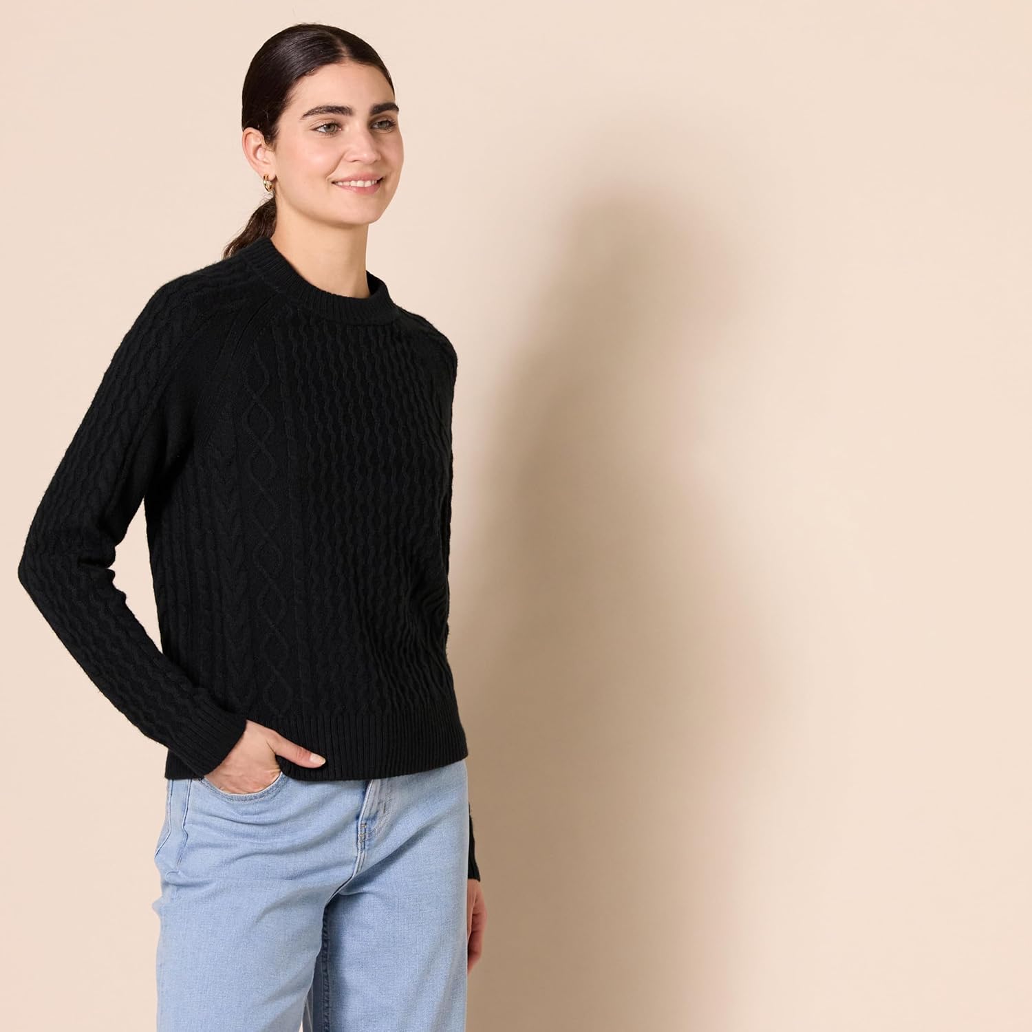 Thumbnail 1 de Damen Pullover mit Zopfmuster von Amazon Essentials – runder Halsausschnitt für kühles Wetter