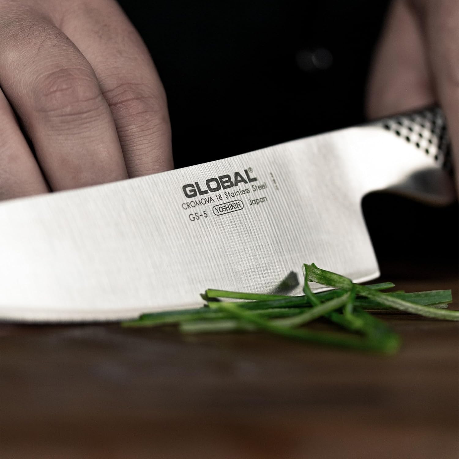 Detalle de Global 5 1/2-Inch Vegetable Knife, Stainless Steel, 200 g